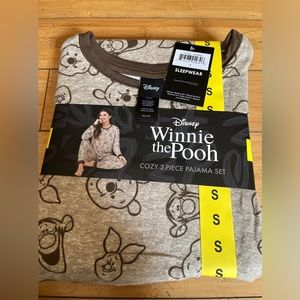 NWT Disney Winnie The Pooh Woman’s Pajama Set